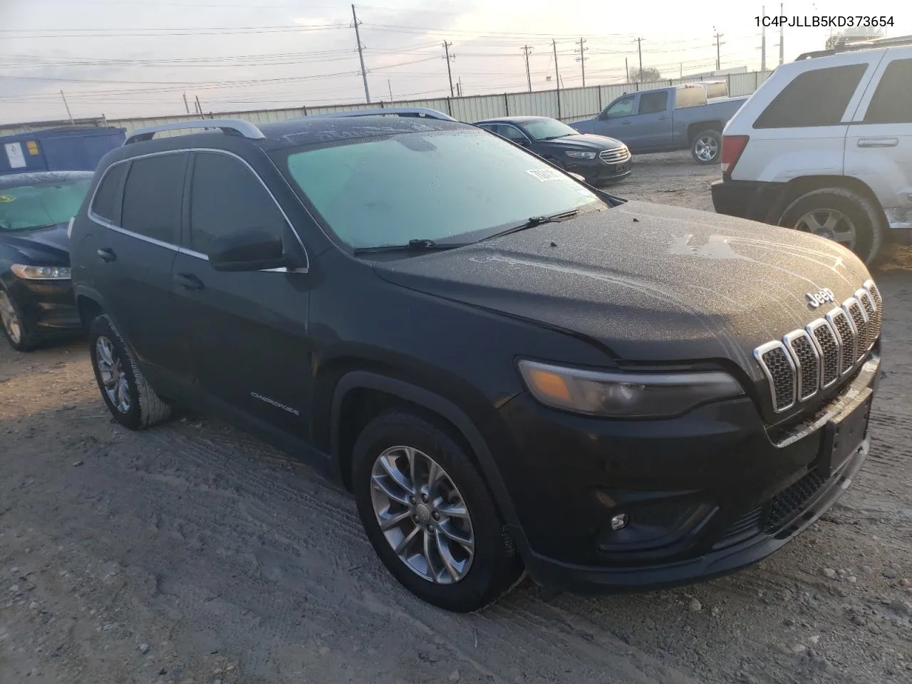 2019 Jeep Cherokee Latitude Plus VIN: 1C4PJLLB5KD373654 Lot: 70241814