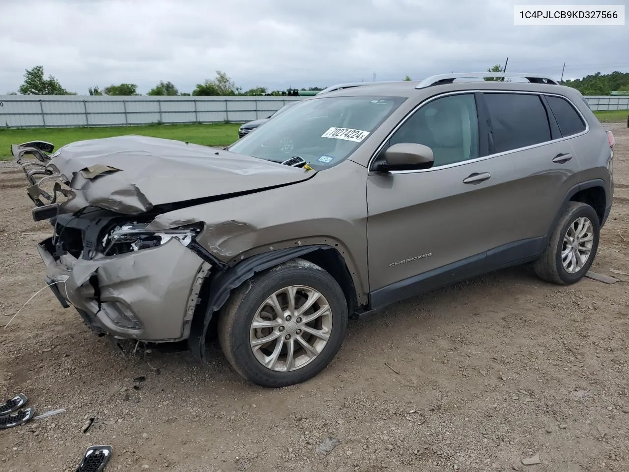 2019 Jeep Cherokee Latitude VIN: 1C4PJLCB9KD327566 Lot: 70274224