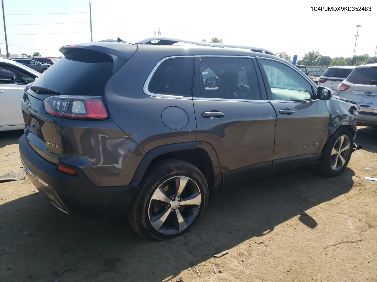 1C4PJMDX9KD352483 2019 Jeep Cherokee Limited