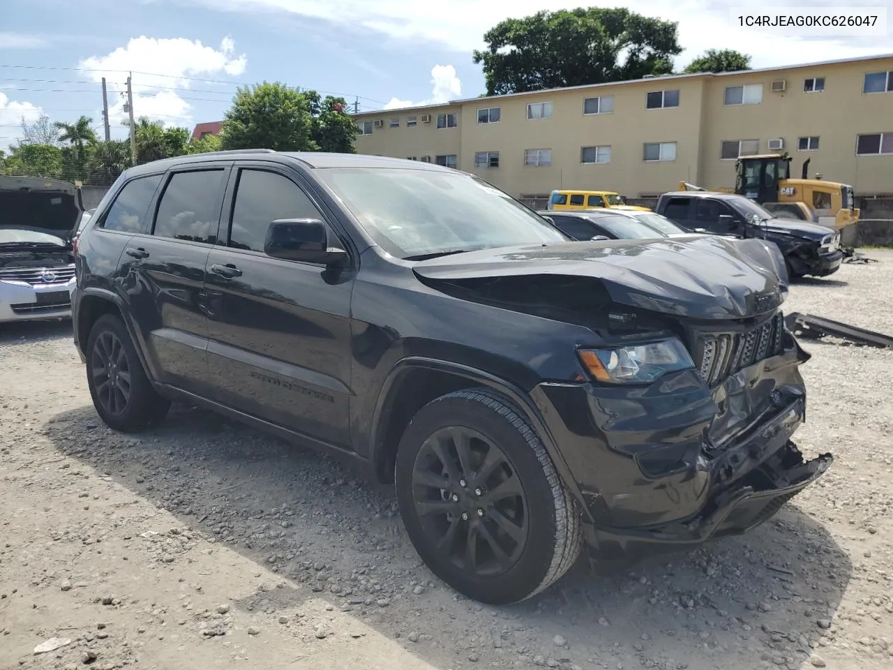 1C4RJEAG0KC626047 2019 Jeep Grand Cherokee Laredo