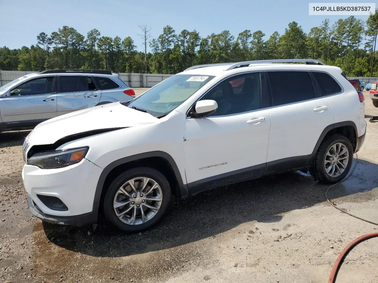 2019 Jeep Cherokee Latitude Plus VIN: 1C4PJLLB5KD387537 Lot: 70669794