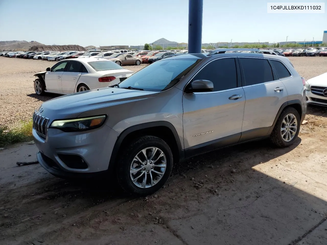 1C4PJLLBXKD111032 2019 Jeep Cherokee Latitude Plus