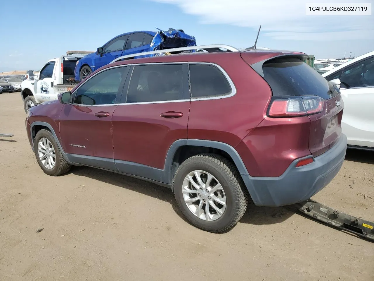 1C4PJLCB6KD327119 2019 Jeep Cherokee Latitude