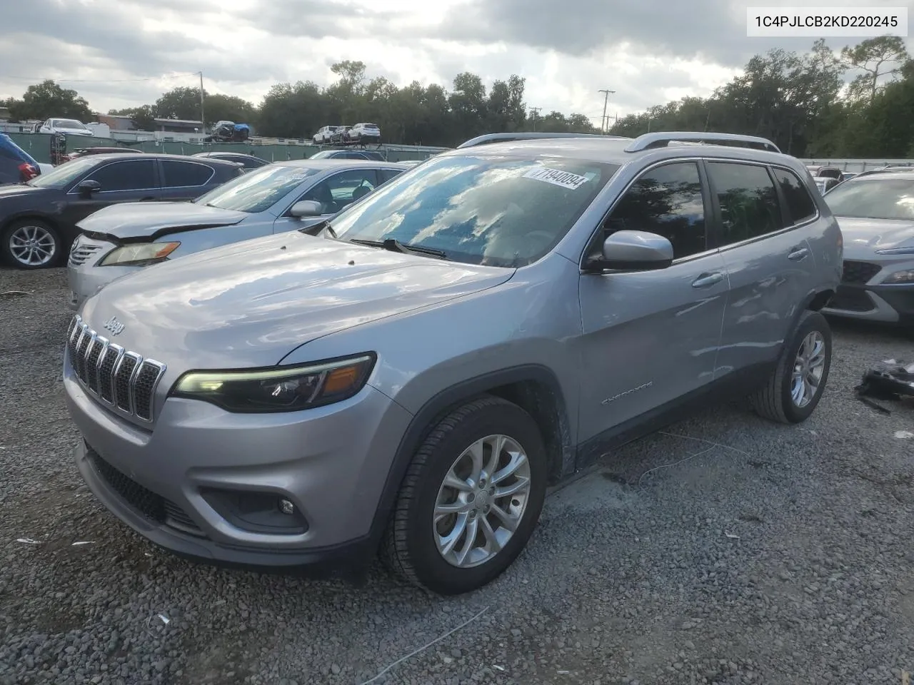 1C4PJLCB2KD220245 2019 Jeep Cherokee Latitude