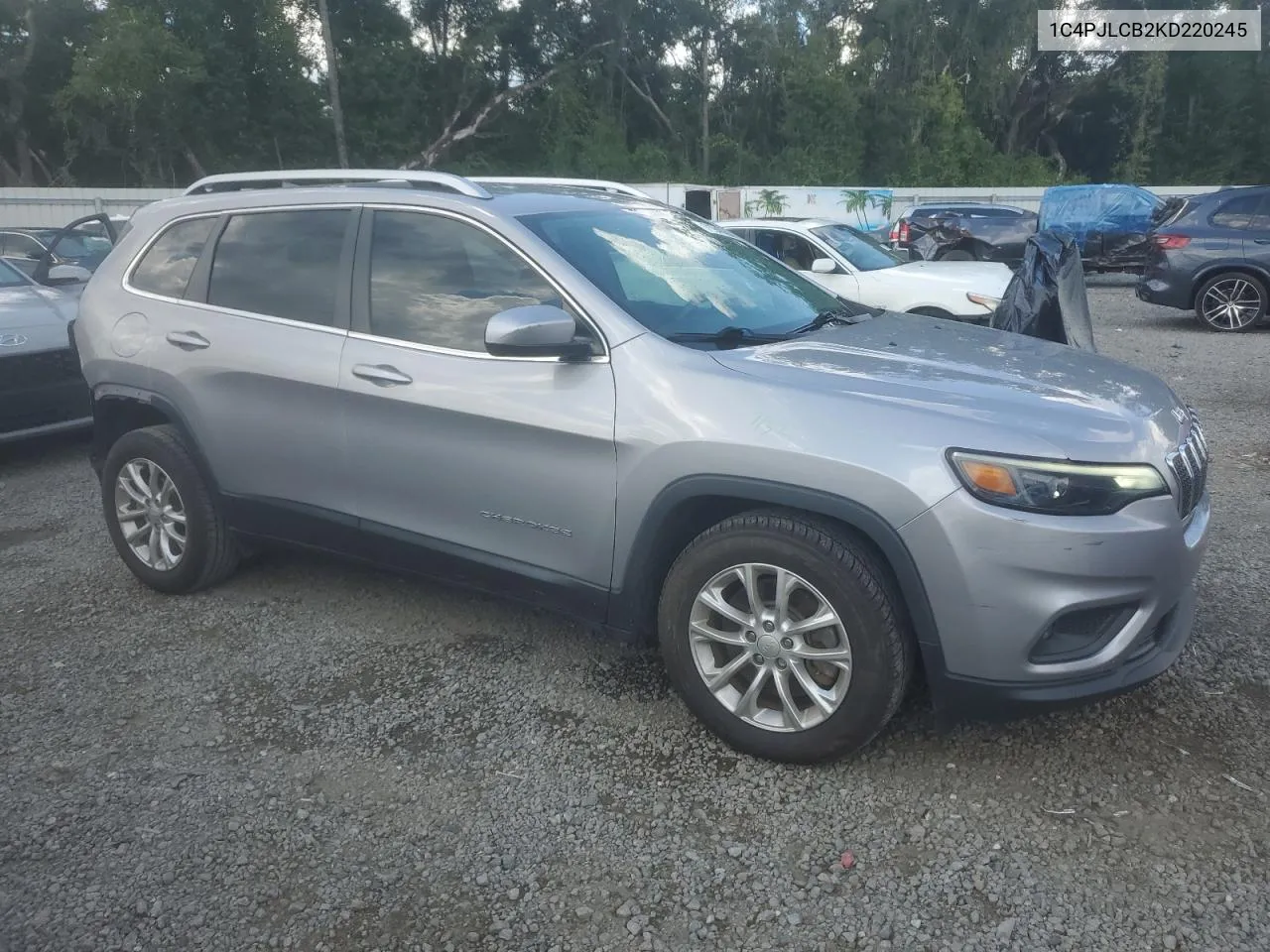 2019 Jeep Cherokee Latitude VIN: 1C4PJLCB2KD220245 Lot: 71940094