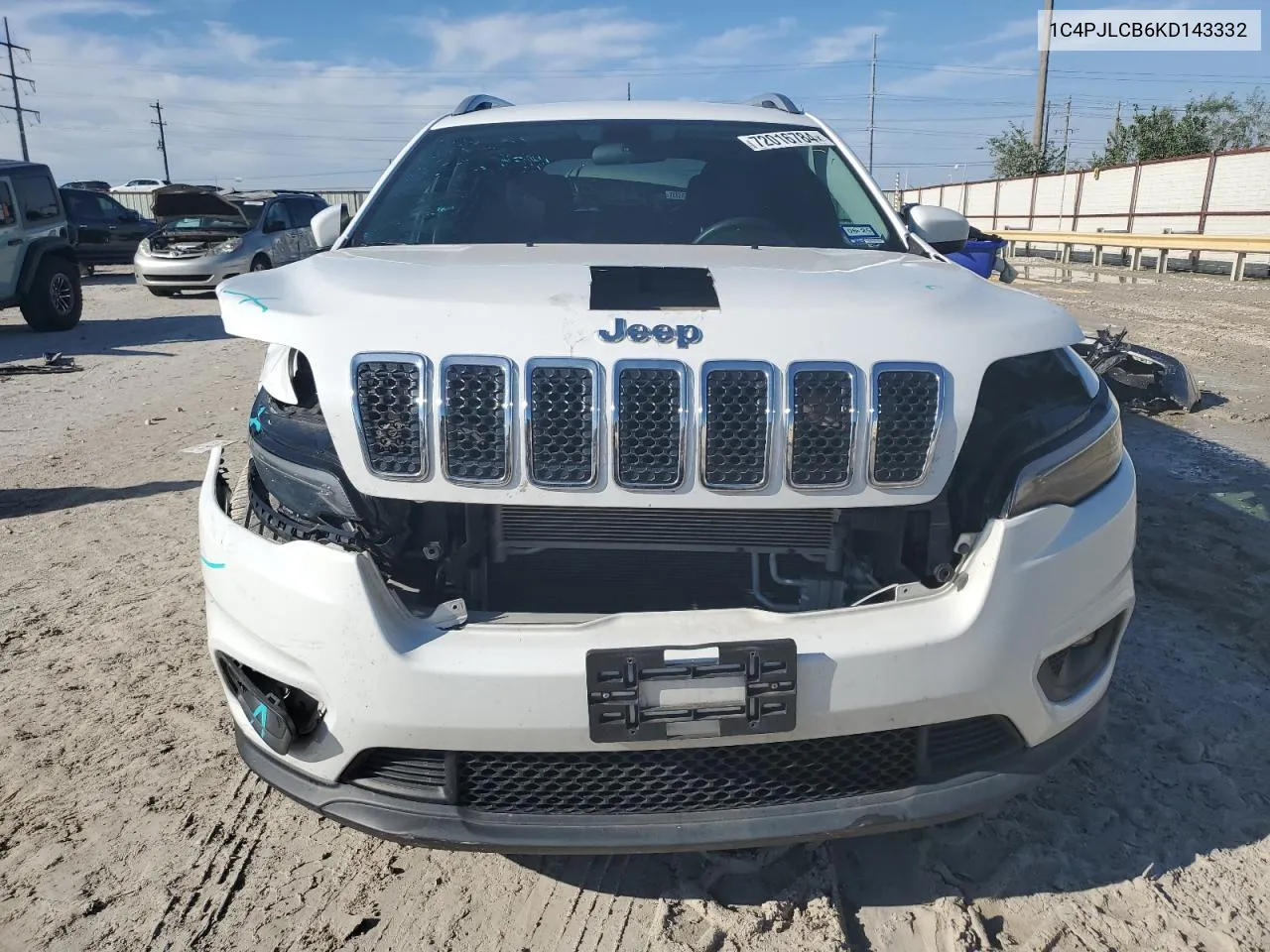 1C4PJLCB6KD143332 2019 Jeep Cherokee Latitude