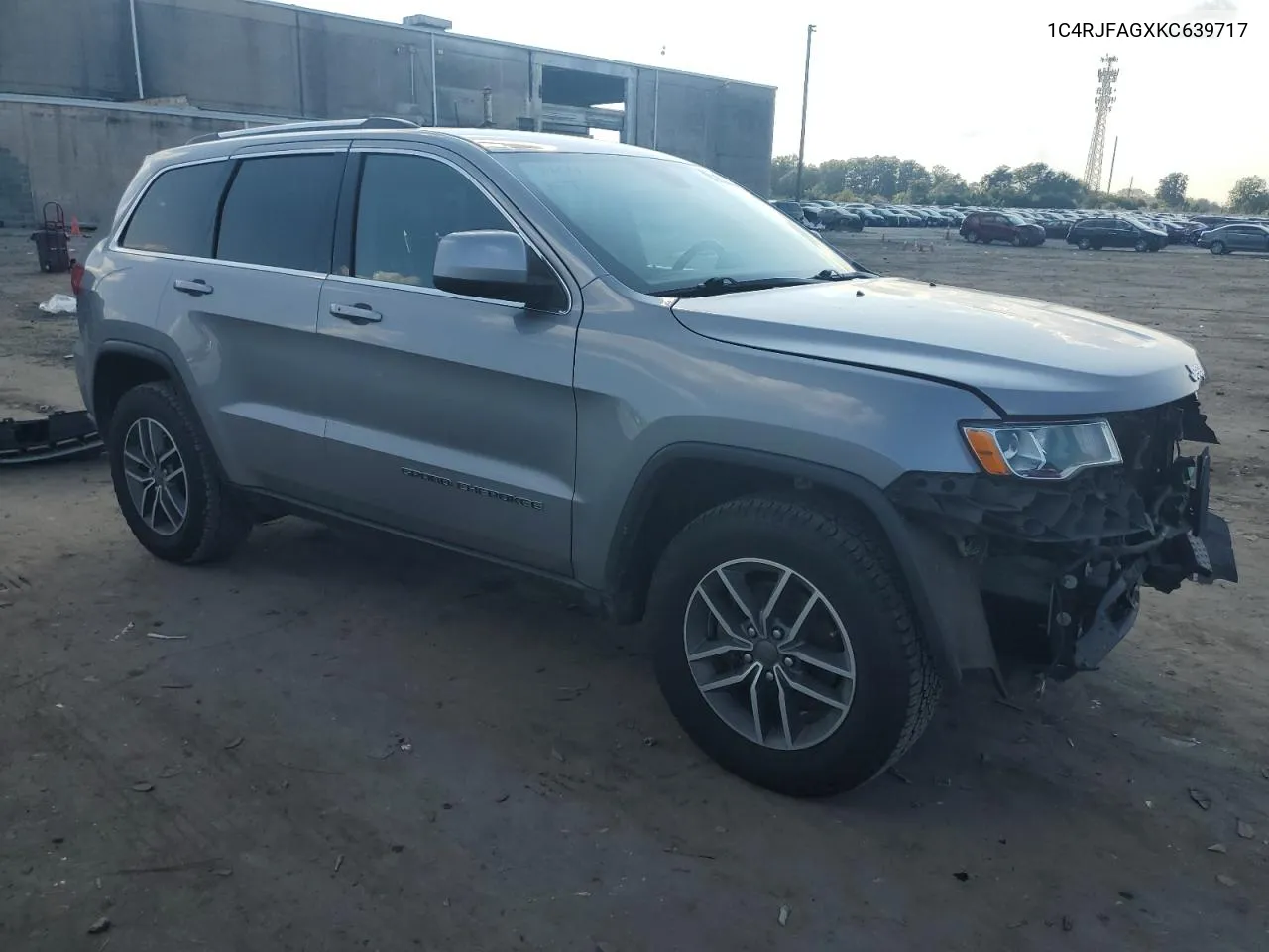 1C4RJFAGXKC639717 2019 Jeep Grand Cherokee Laredo