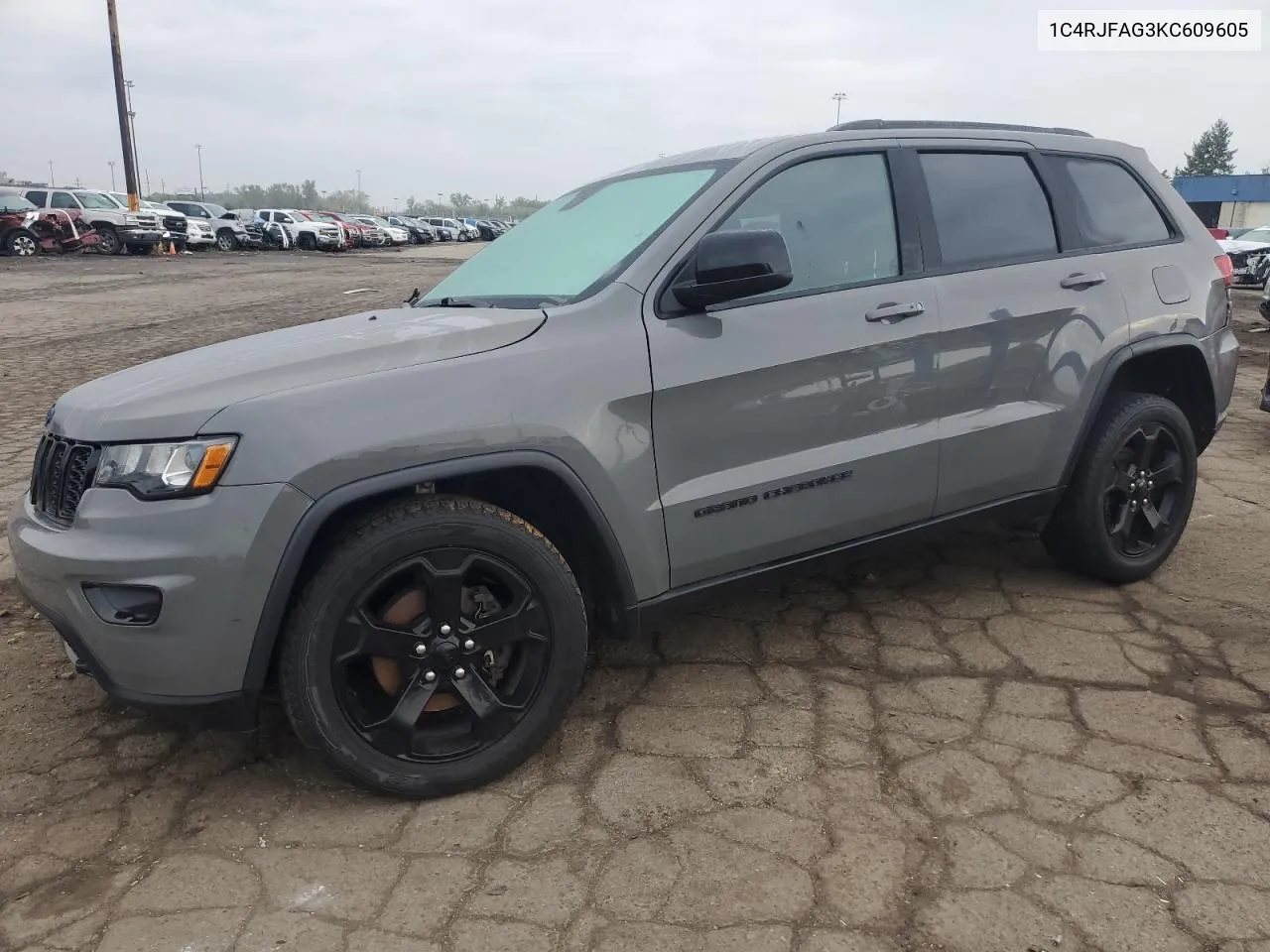 1C4RJFAG3KC609605 2019 Jeep Grand Cherokee Laredo