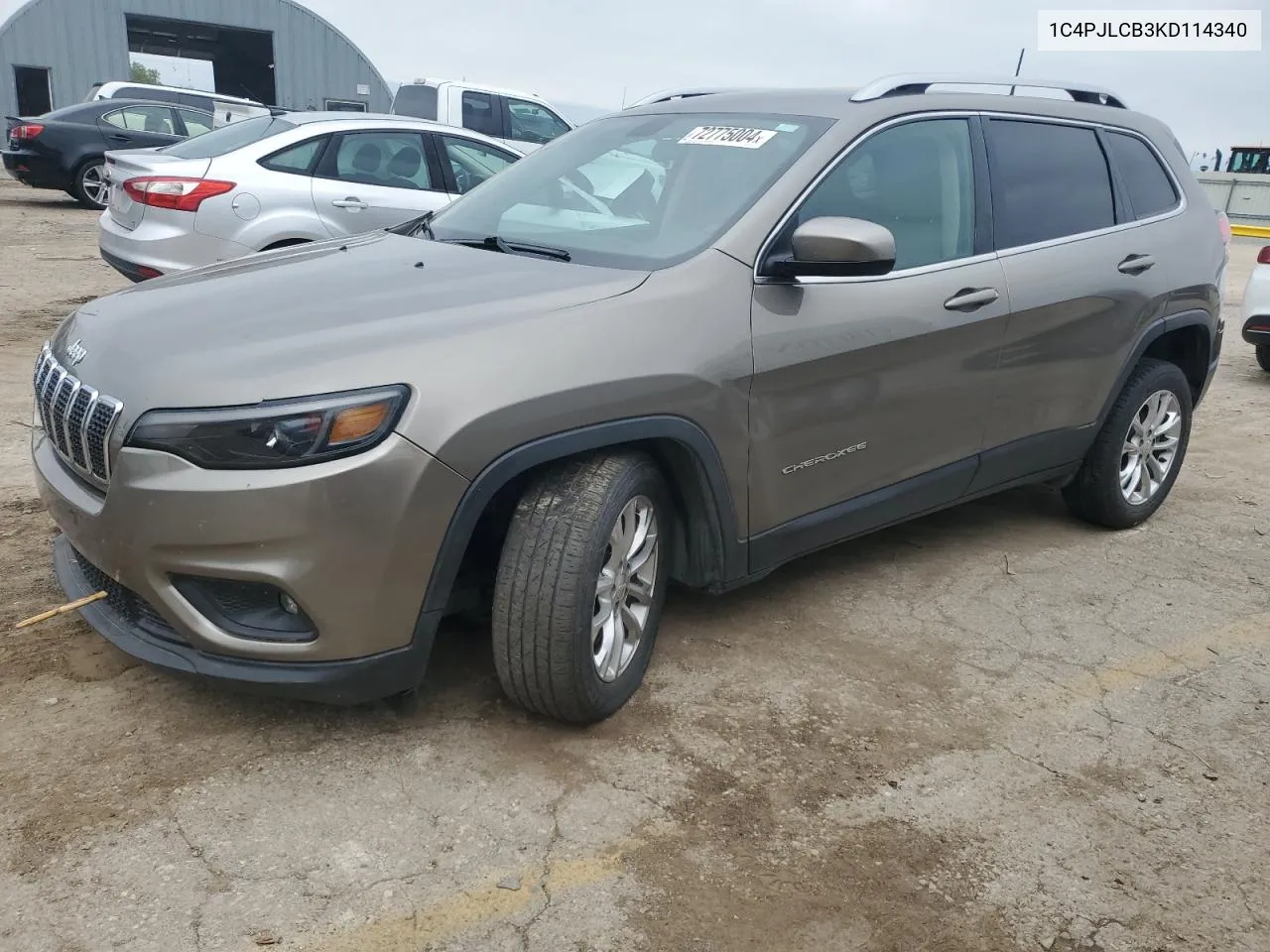 1C4PJLCB3KD114340 2019 Jeep Cherokee Latitude