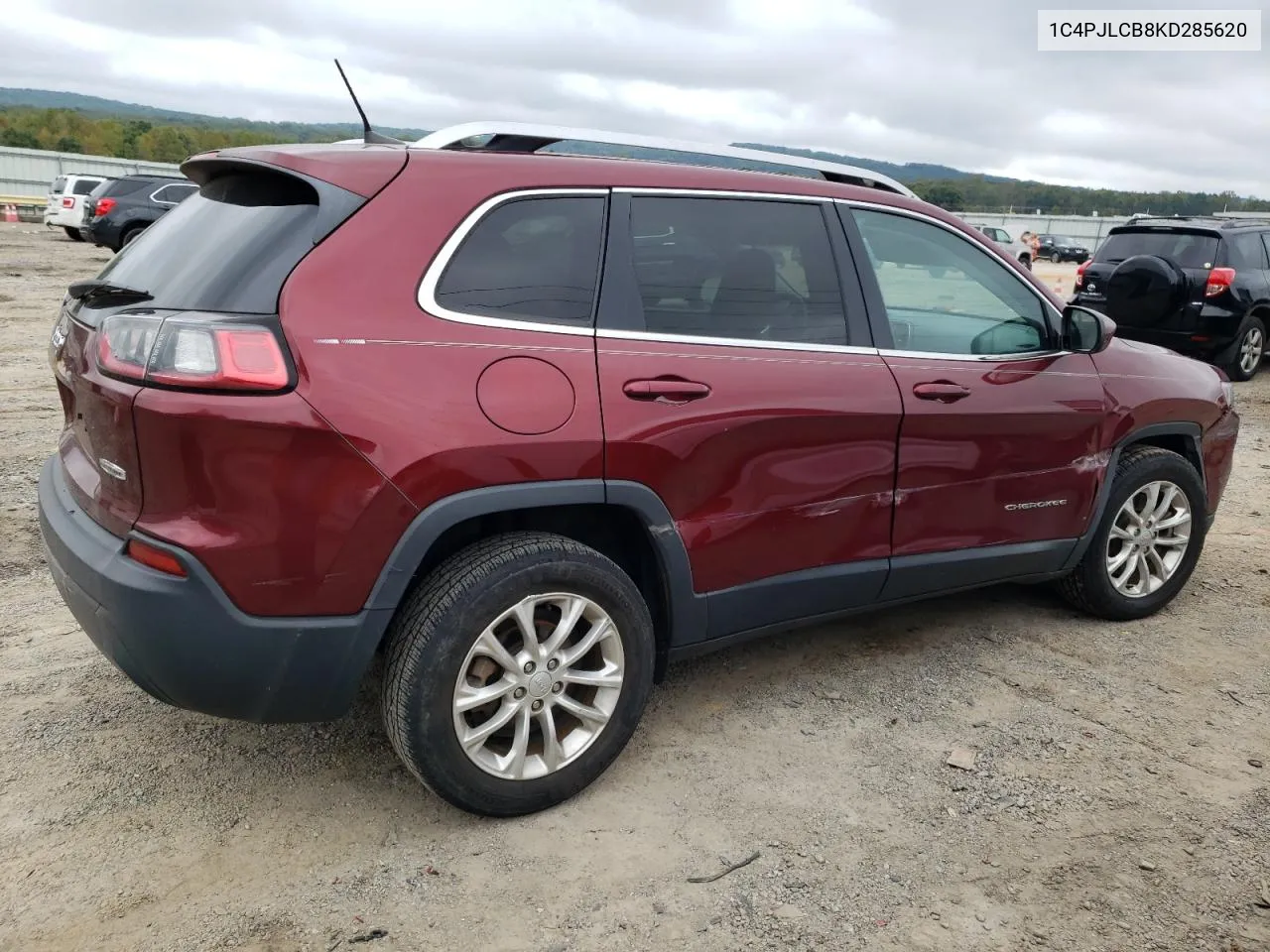 1C4PJLCB8KD285620 2019 Jeep Cherokee Latitude