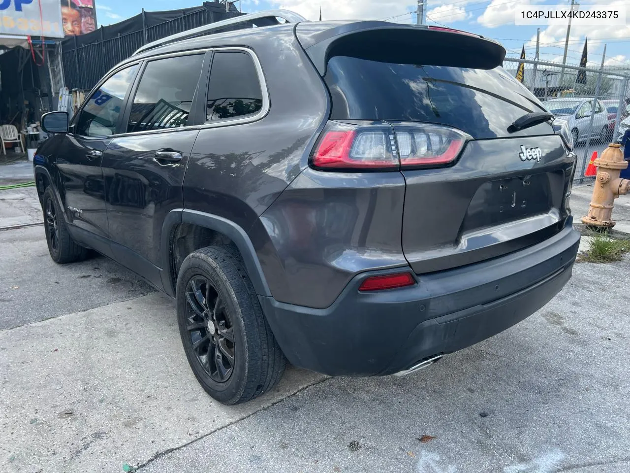 2019 Jeep Cherokee Latitude Plus VIN: 1C4PJLLX4KD243375 Lot: 72949024