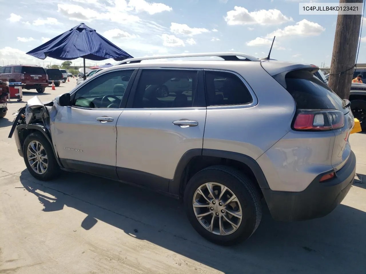 1C4PJLLB4KD123421 2019 Jeep Cherokee Latitude Plus