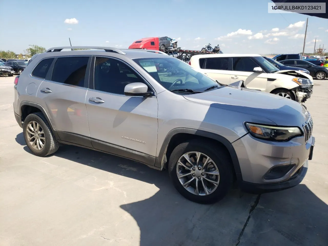 2019 Jeep Cherokee Latitude Plus VIN: 1C4PJLLB4KD123421 Lot: 72999544