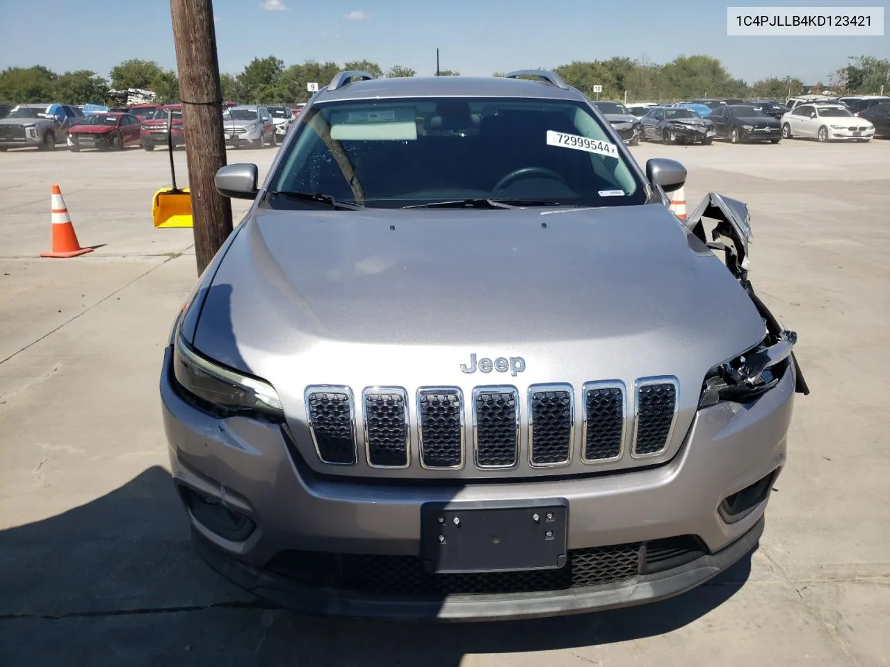 2019 Jeep Cherokee Latitude Plus VIN: 1C4PJLLB4KD123421 Lot: 72999544