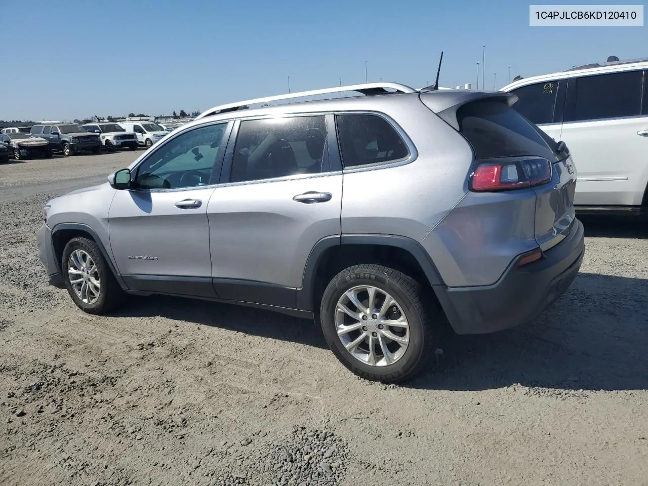 1C4PJLCB6KD120410 2019 Jeep Cherokee Latitude