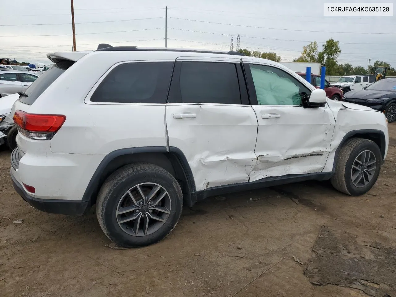 1C4RJFAG4KC635128 2019 Jeep Grand Cherokee Laredo