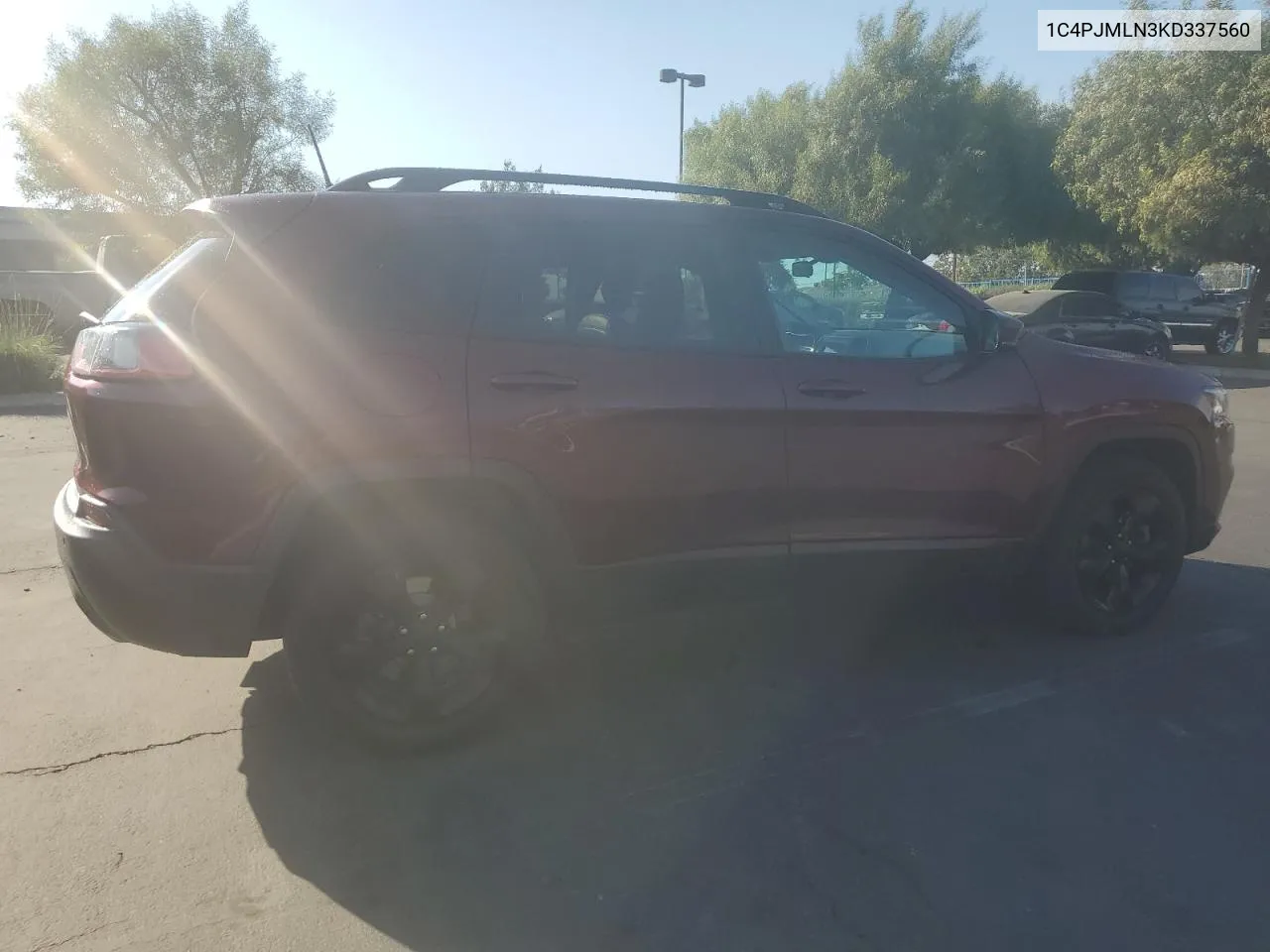 2019 Jeep Cherokee Latitude Plus VIN: 1C4PJMLN3KD337560 Lot: 73641844