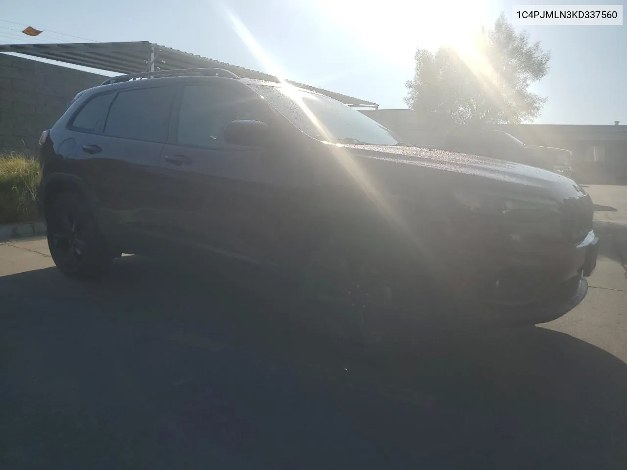 1C4PJMLN3KD337560 2019 Jeep Cherokee Latitude Plus