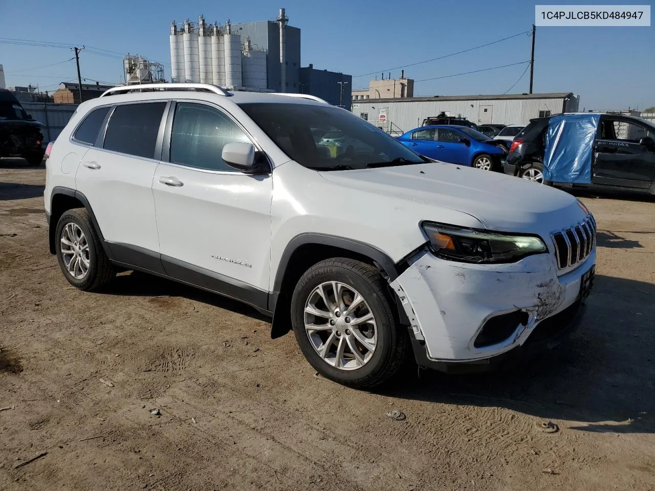 1C4PJLCB5KD484947 2019 Jeep Cherokee Latitude