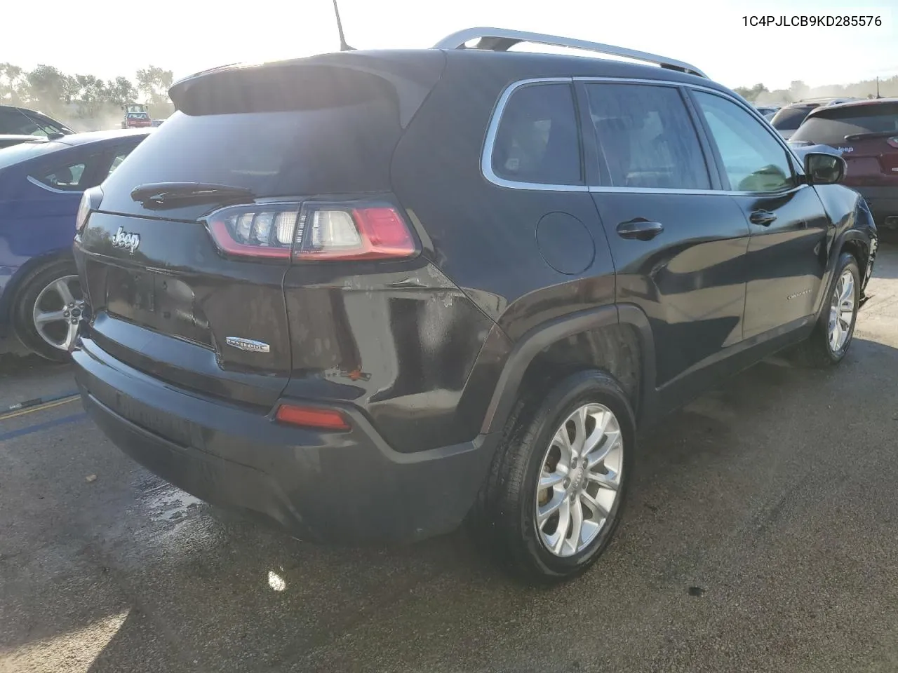 2019 Jeep Cherokee Latitude VIN: 1C4PJLCB9KD285576 Lot: 73997734