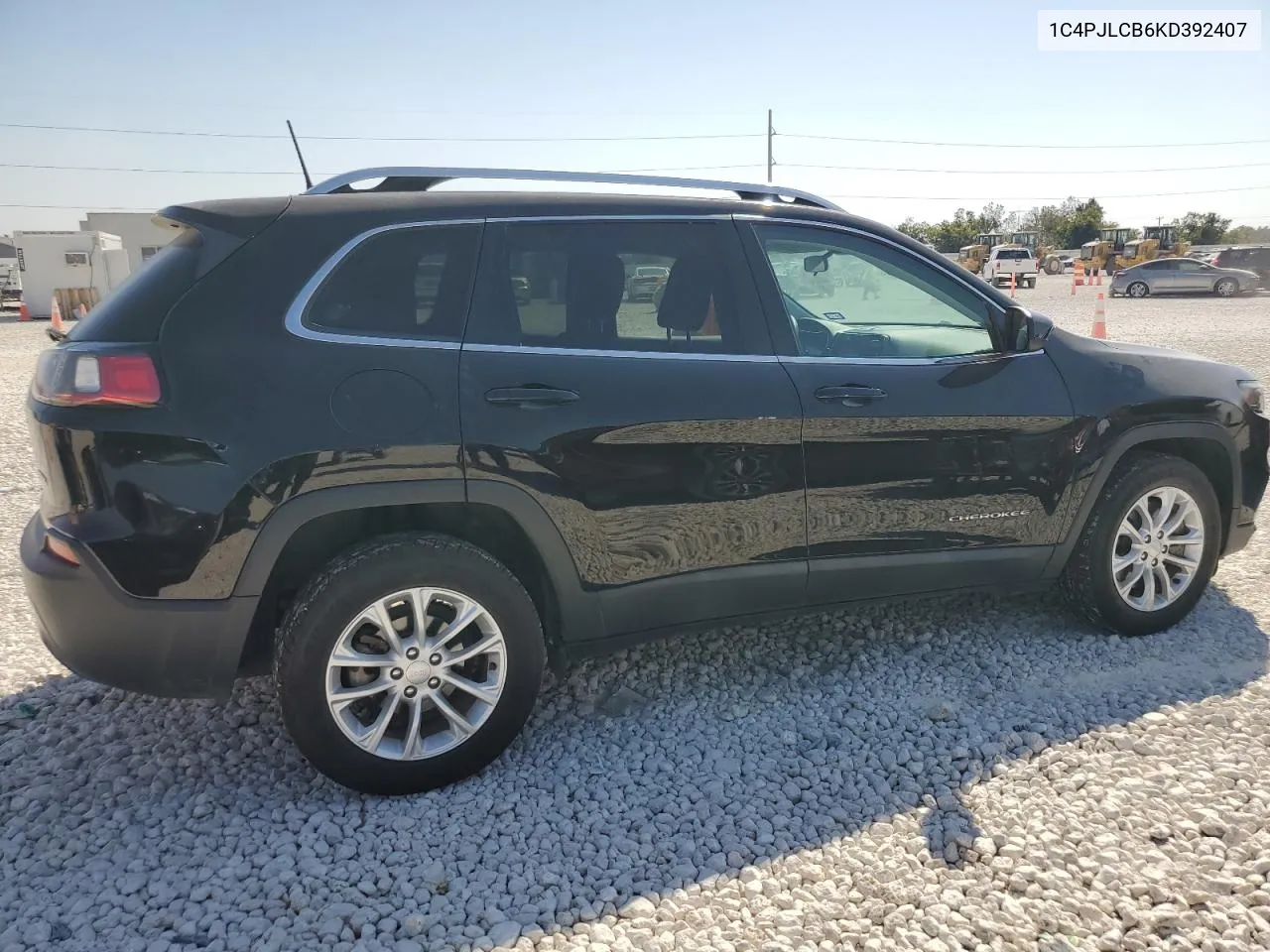 2019 Jeep Cherokee Latitude VIN: 1C4PJLCB6KD392407 Lot: 75405844