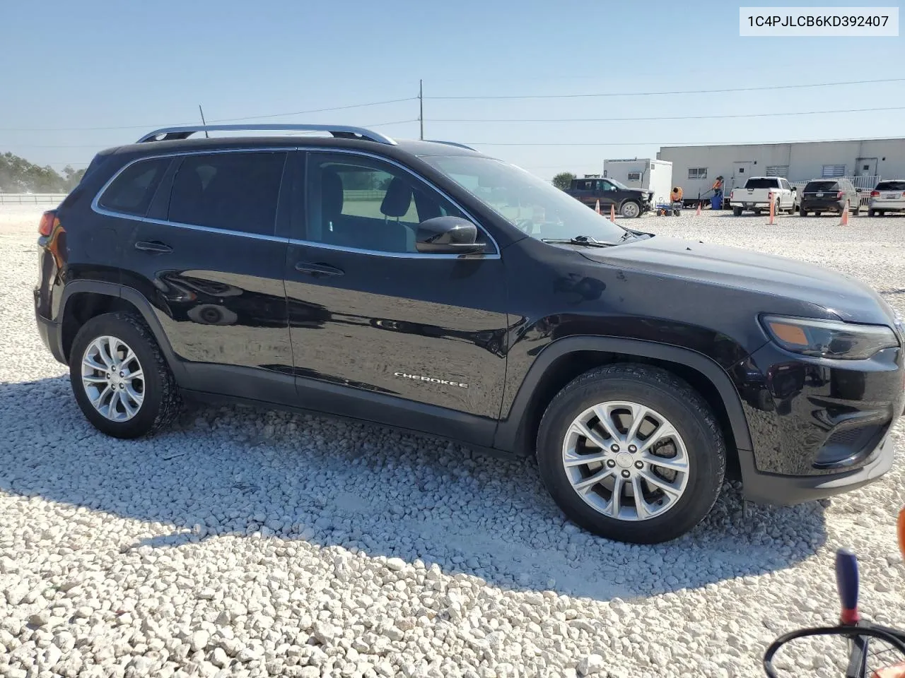 2019 Jeep Cherokee Latitude VIN: 1C4PJLCB6KD392407 Lot: 75405844