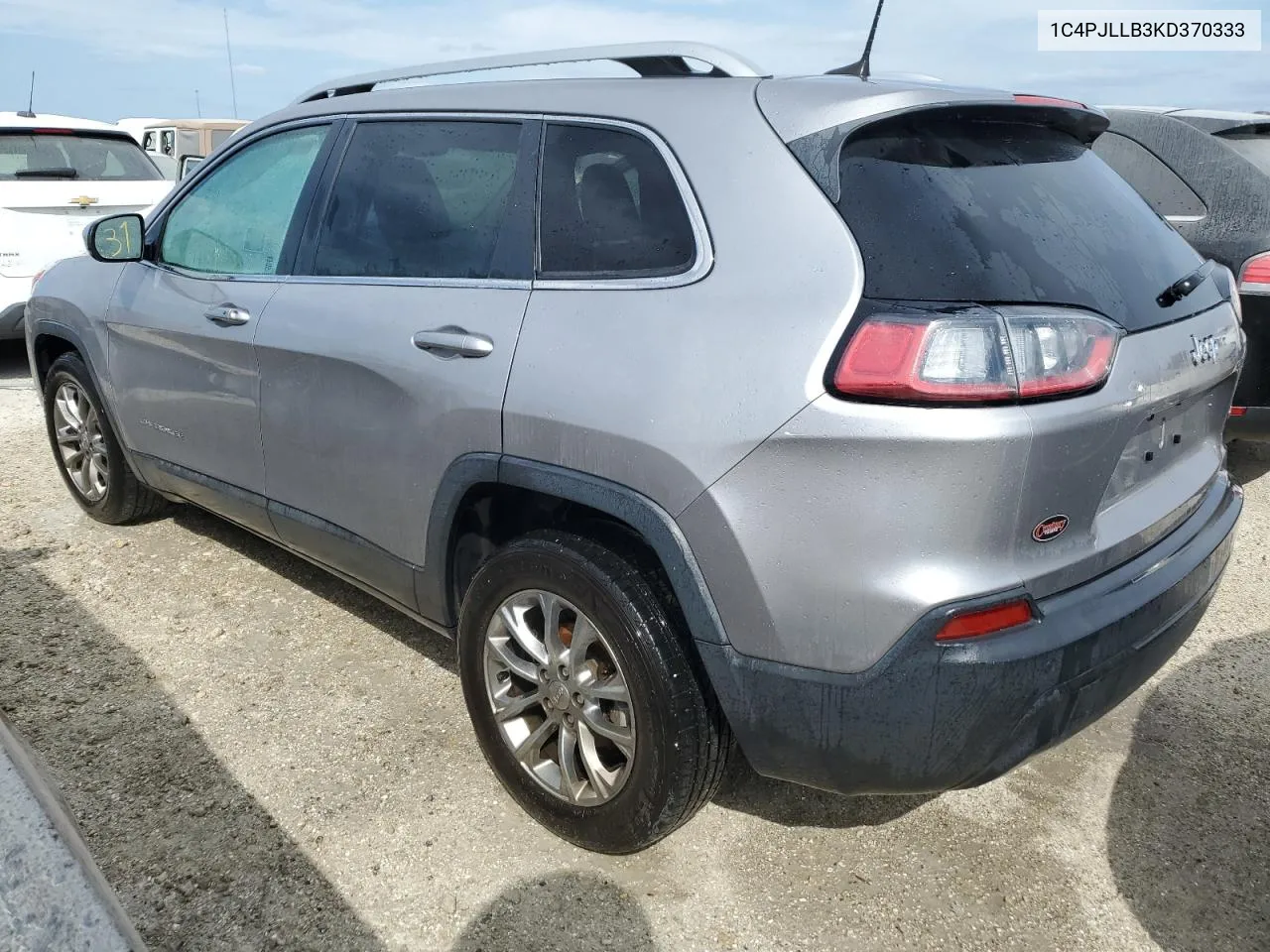 2019 Jeep Cherokee Latitude Plus VIN: 1C4PJLLB3KD370333 Lot: 75980274