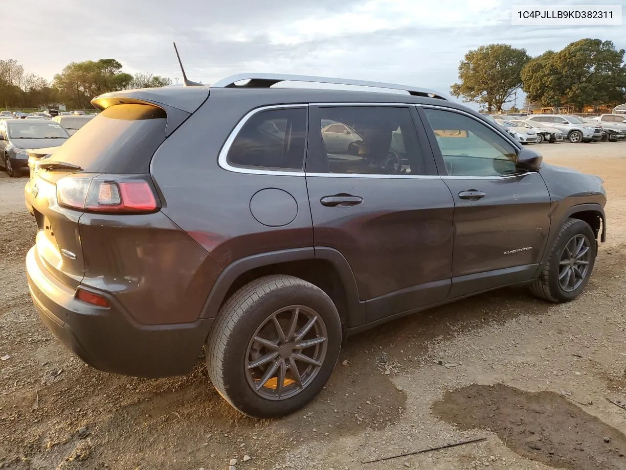 2019 Jeep Cherokee Latitude Plus VIN: 1C4PJLLB9KD382311 Lot: 76348174