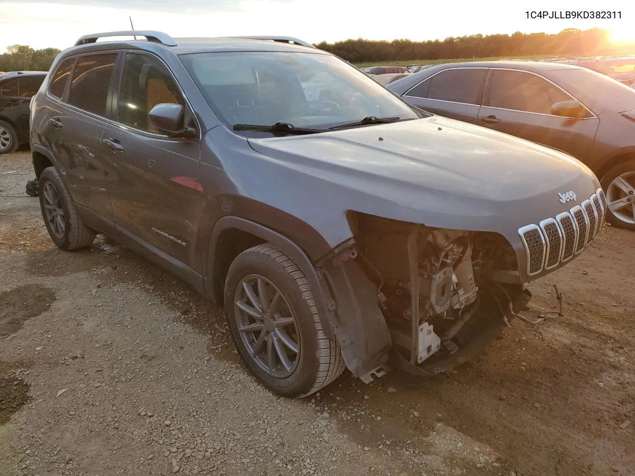 2019 Jeep Cherokee Latitude Plus VIN: 1C4PJLLB9KD382311 Lot: 76348174