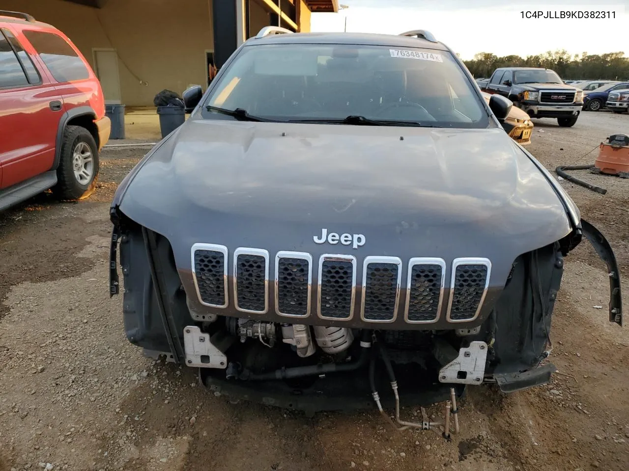 2019 Jeep Cherokee Latitude Plus VIN: 1C4PJLLB9KD382311 Lot: 76348174