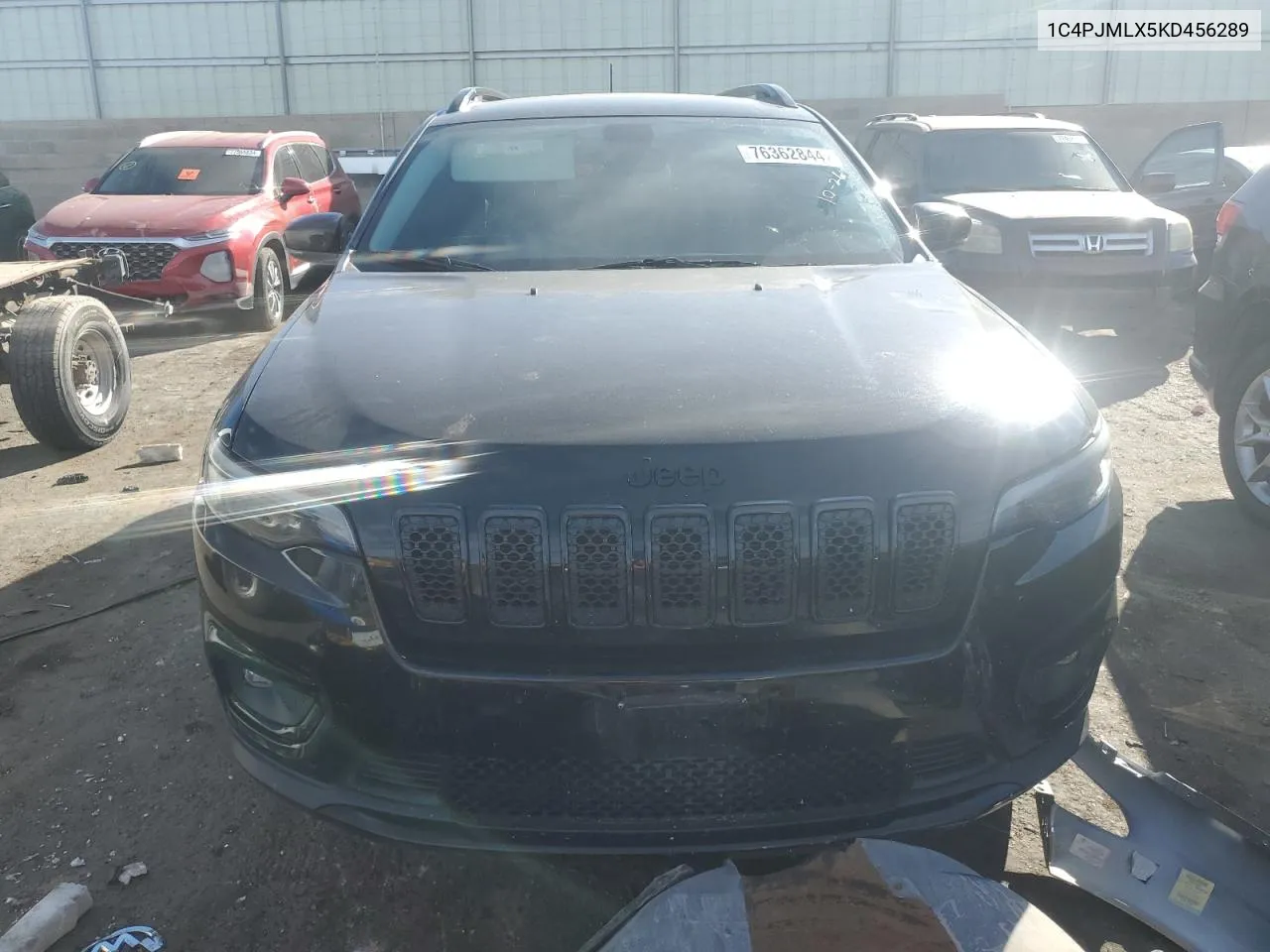 2019 Jeep Cherokee Latitude Plus VIN: 1C4PJMLX5KD456289 Lot: 76362844