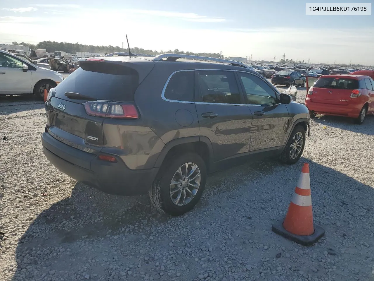 2019 Jeep Cherokee Latitude Plus VIN: 1C4PJLLB6KD176198 Lot: 76402904