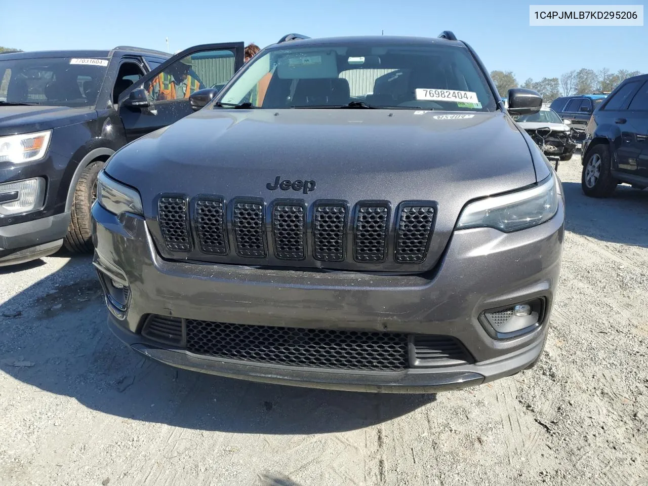 2019 Jeep Cherokee Latitude Plus VIN: 1C4PJMLB7KD295206 Lot: 76982404