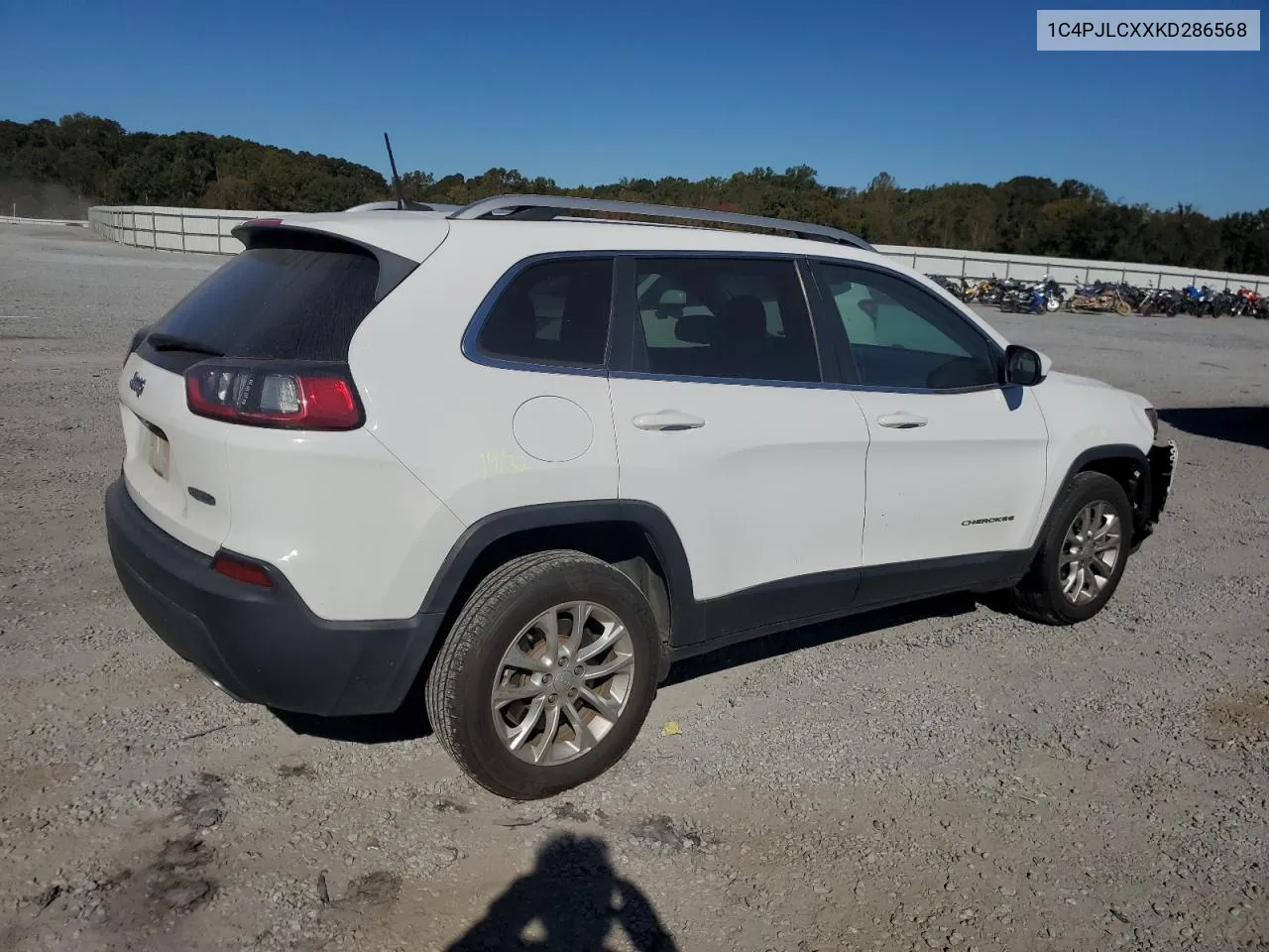 2019 Jeep Cherokee Latitude VIN: 1C4PJLCXXKD286568 Lot: 77003354