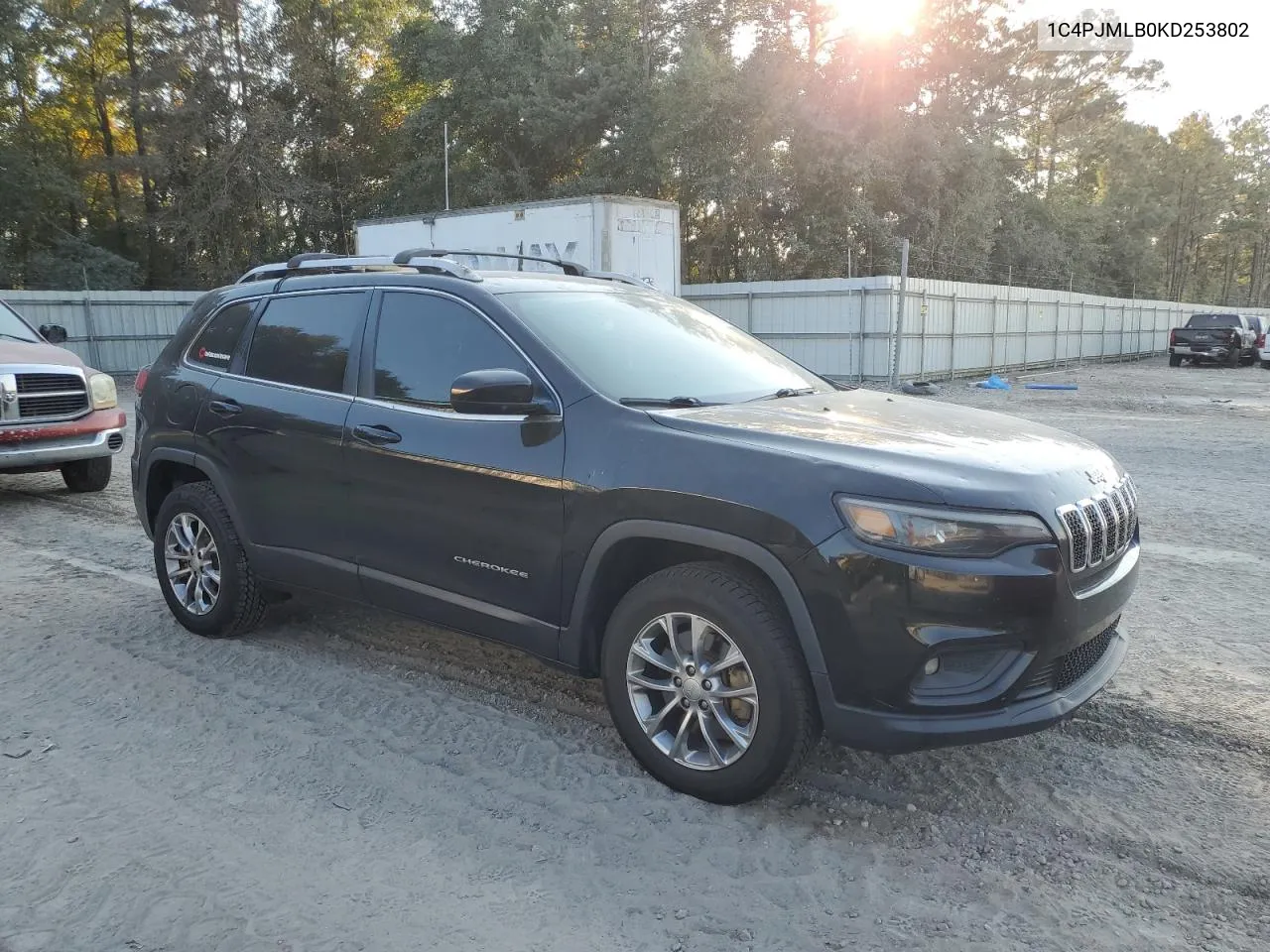 2019 Jeep Cherokee Latitude Plus VIN: 1C4PJMLB0KD253802 Lot: 77443634