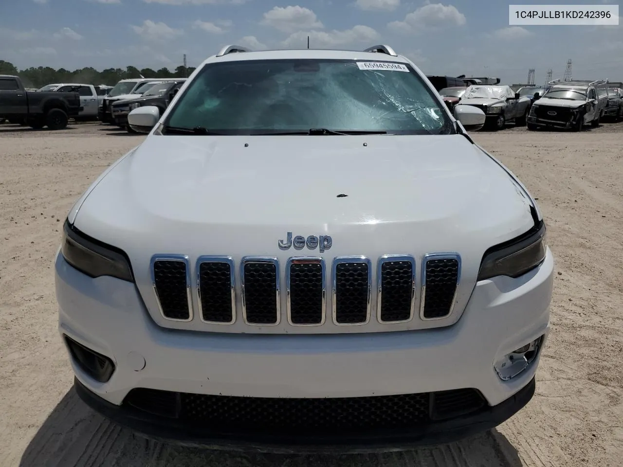 2019 Jeep Cherokee Latitude Plus VIN: 1C4PJLLB1KD242396 Lot: 79710904