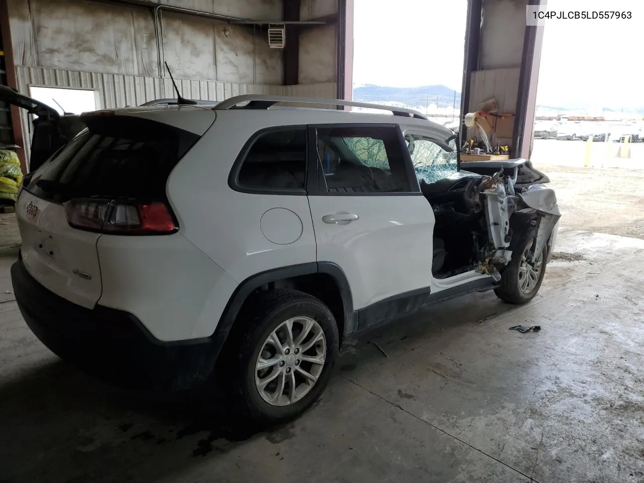 1C4PJLCB5LD557963 2020 Jeep Cherokee Latitude