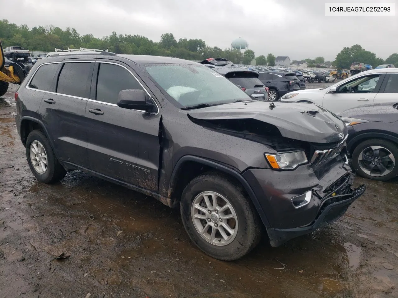 1C4RJEAG7LC252098 2020 Jeep Grand Cherokee Laredo