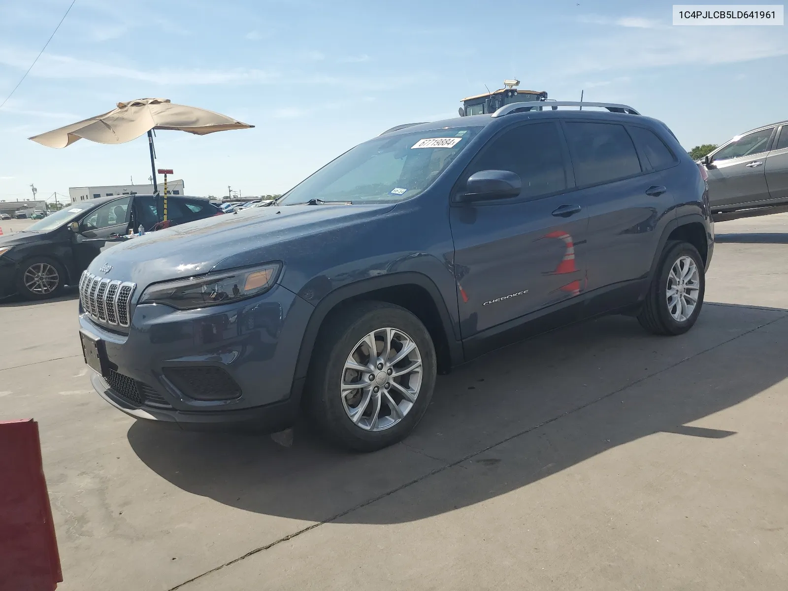 2020 Jeep Cherokee Latitude VIN: 1C4PJLCB5LD641961 Lot: 67719884