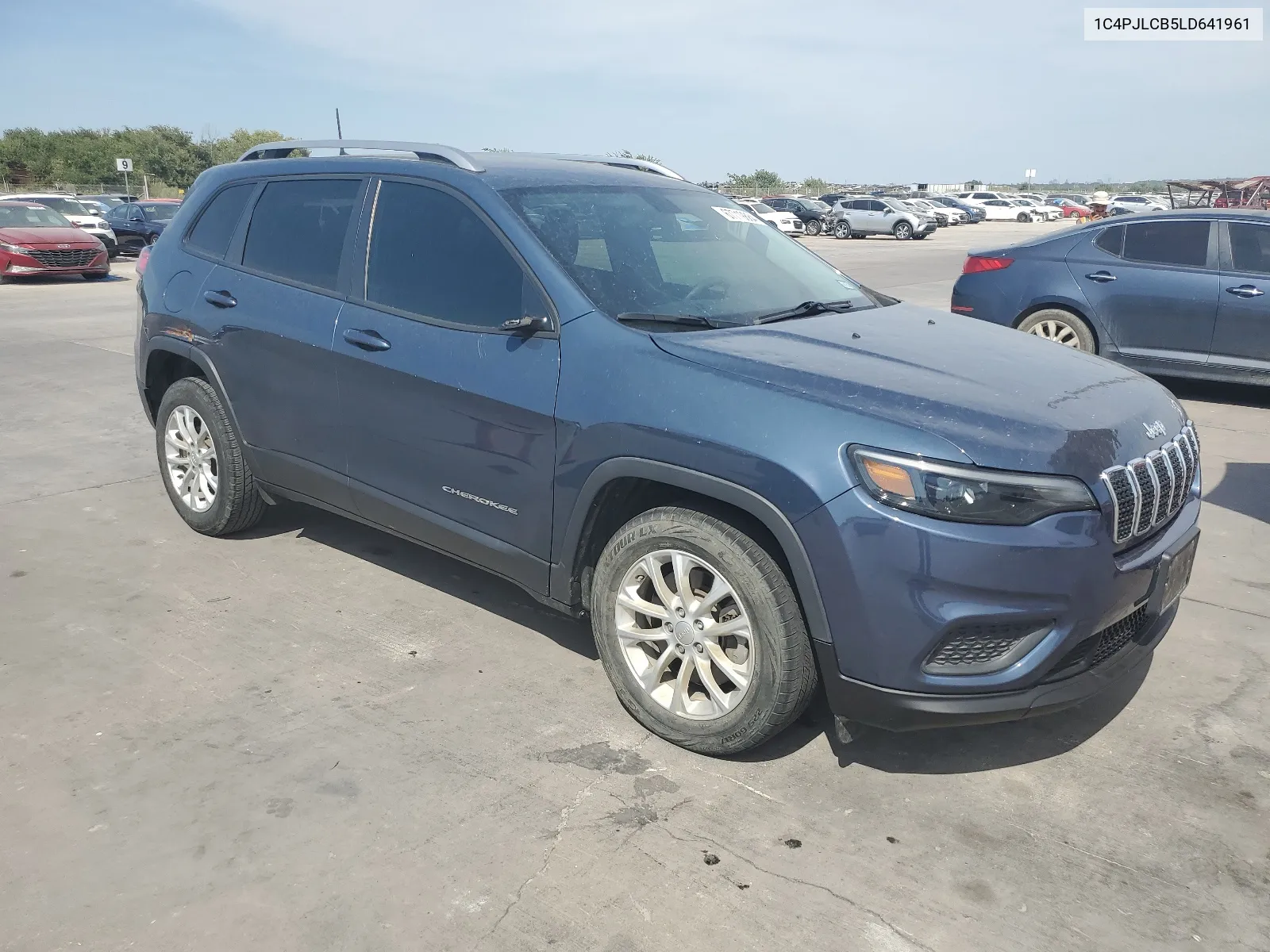 2020 Jeep Cherokee Latitude VIN: 1C4PJLCB5LD641961 Lot: 67719884