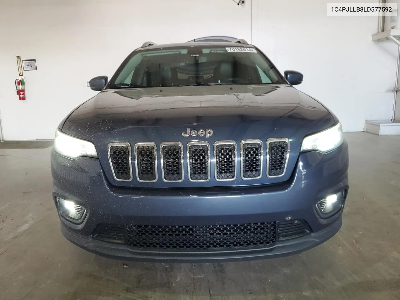 2020 Jeep Cherokee Latitude Plus VIN: 1C4PJLLB8LD577592 Lot: 70182614