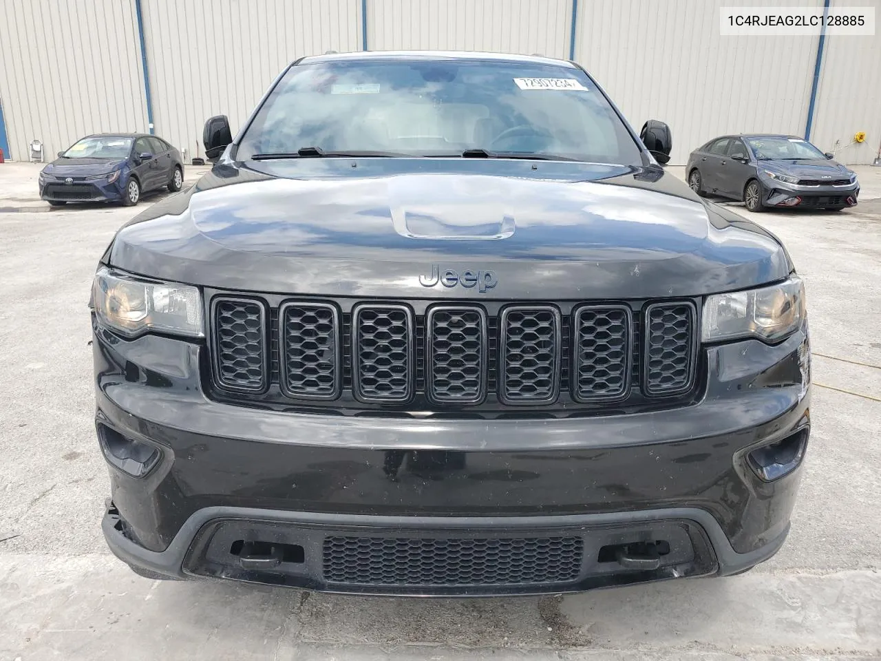 1C4RJEAG2LC128885 2020 Jeep Grand Cherokee Laredo