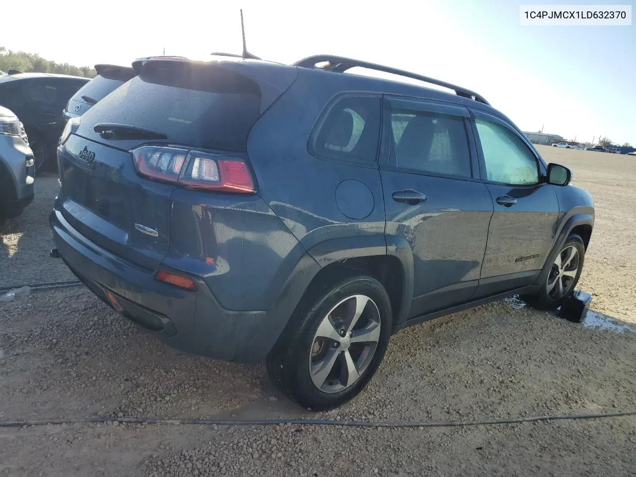 2020 Jeep Cherokee Latitude VIN: 1C4PJMCX1LD632370 Lot: 81005414