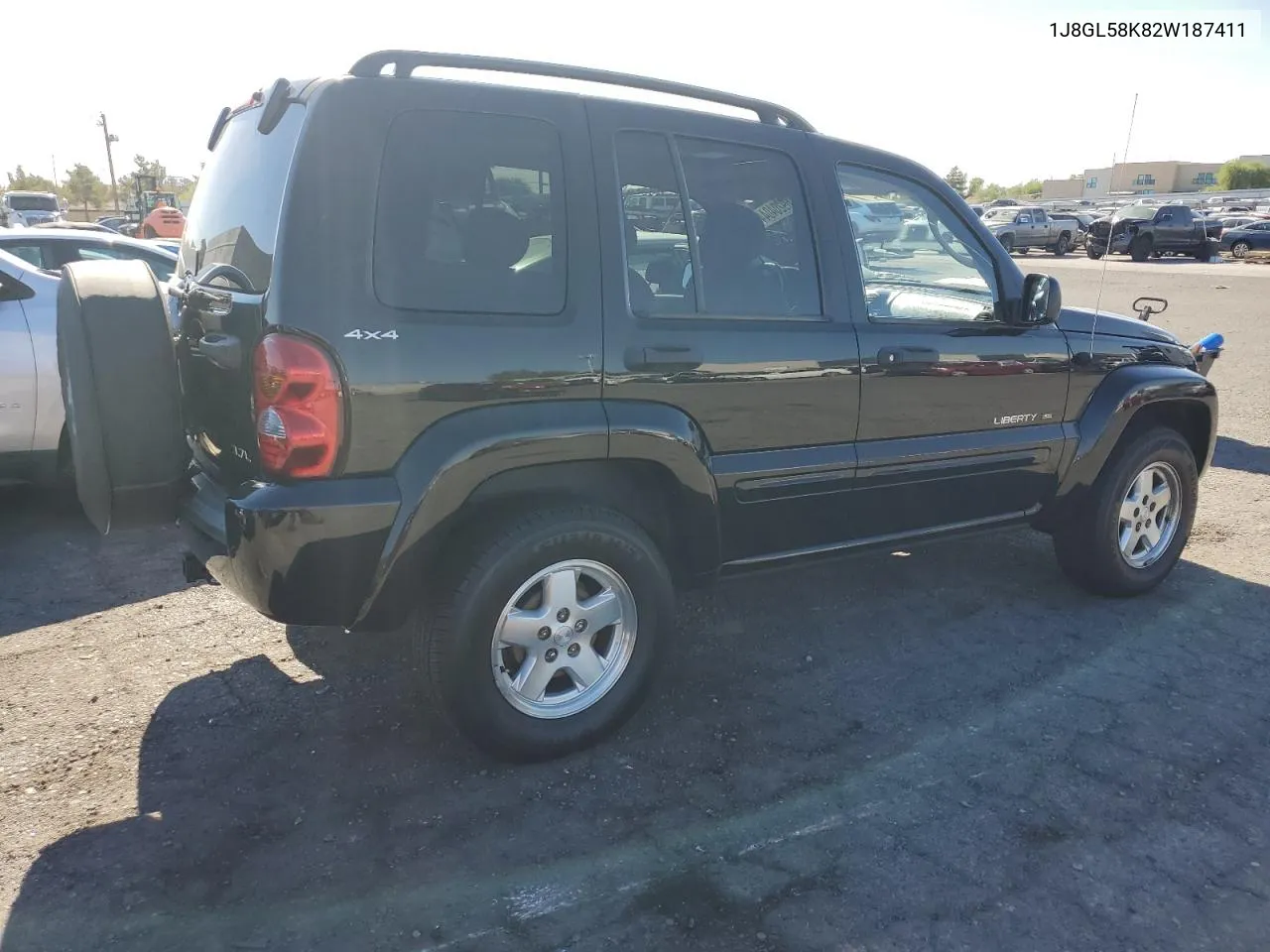 1J8GL58K82W187411 2002 Jeep Liberty Limited