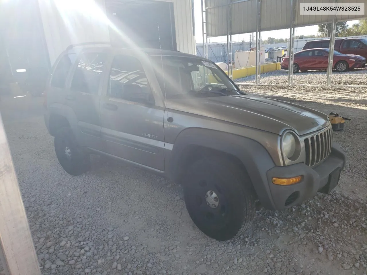 2004 Jeep Liberty Sport VIN: 1J4GL48K54W323525 Lot: 74738224