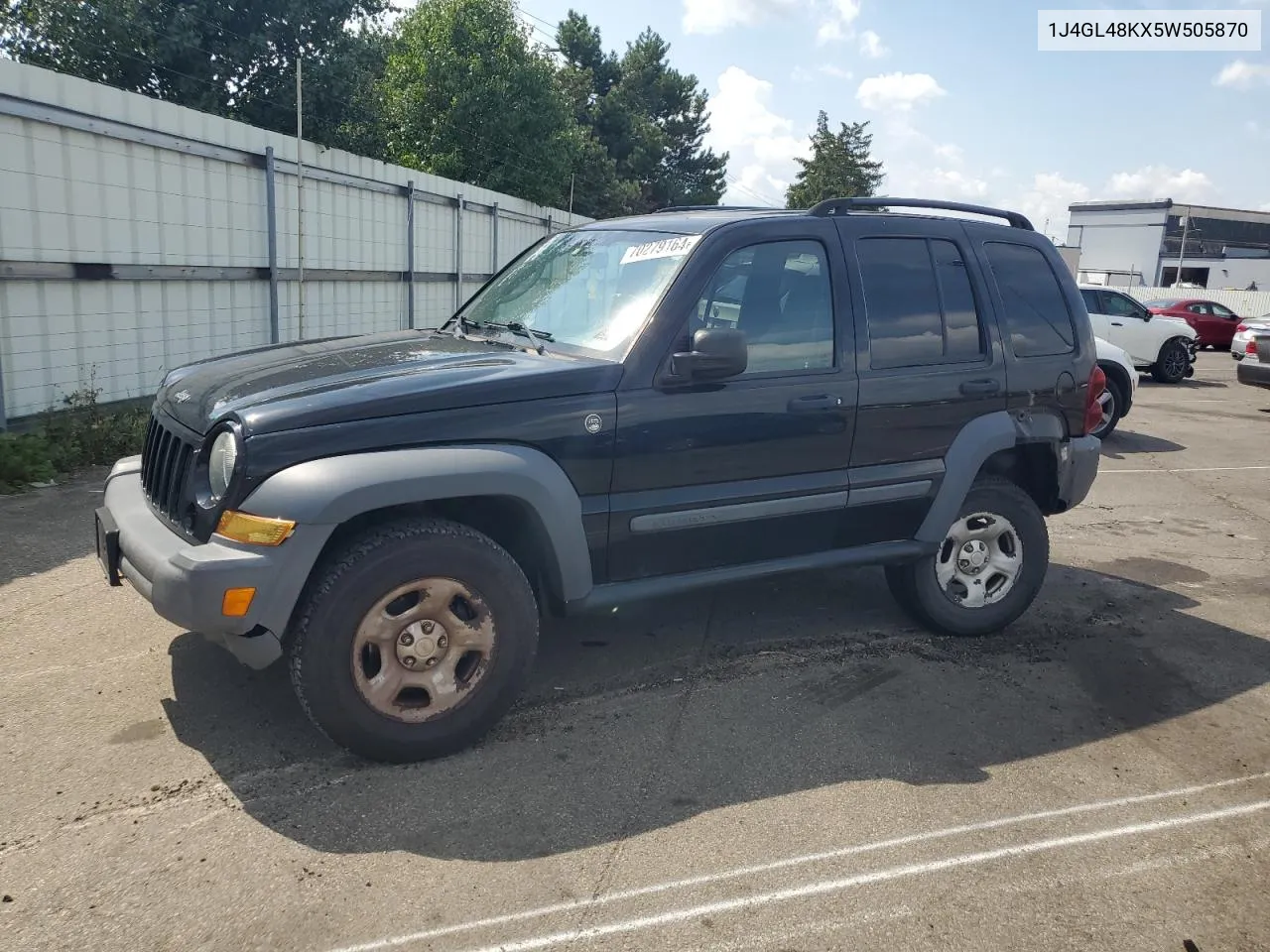 1J4GL48KX5W505870 2005 Jeep Liberty Sport