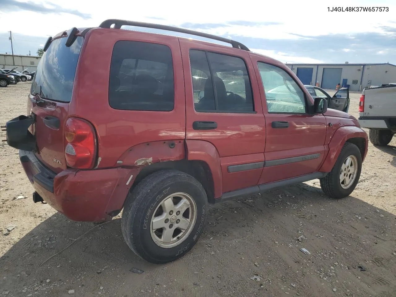 2007 Jeep Liberty Sport VIN: 1J4GL48K37W657573 Lot: 79070364