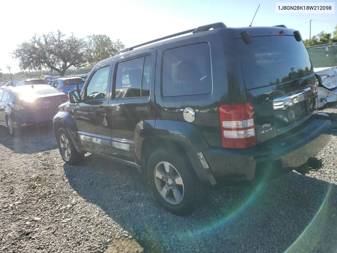 1J8GN28K18W212098 2008 Jeep Liberty Sport