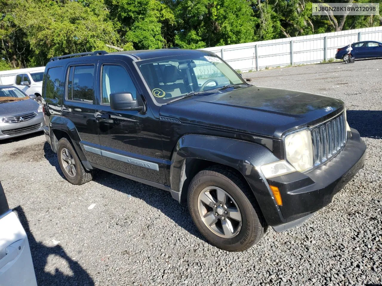 1J8GN28K18W212098 2008 Jeep Liberty Sport