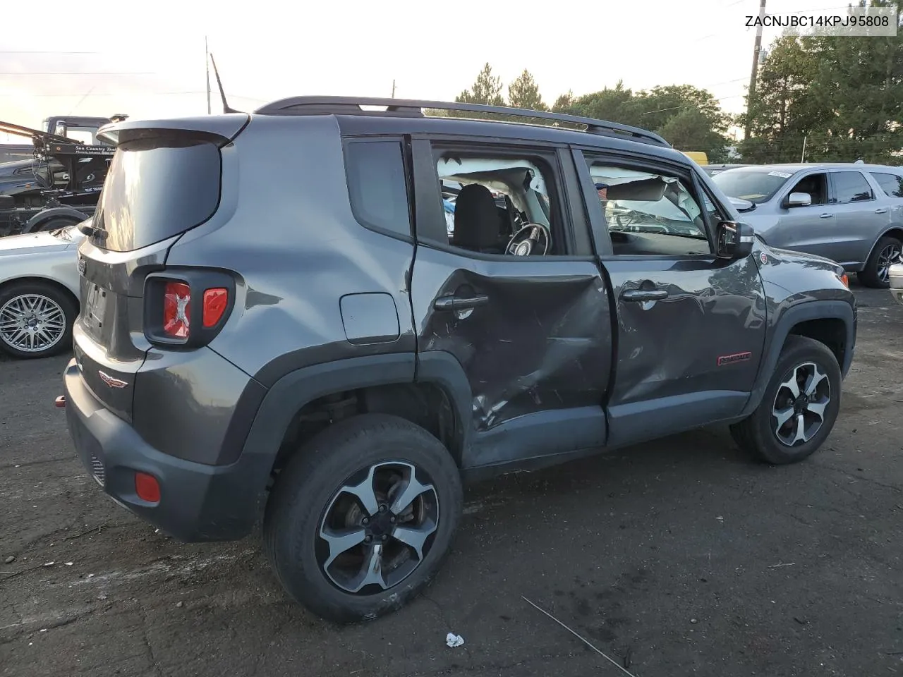 ZACNJBC14KPJ95808 2019 Jeep Renegade Trailhawk